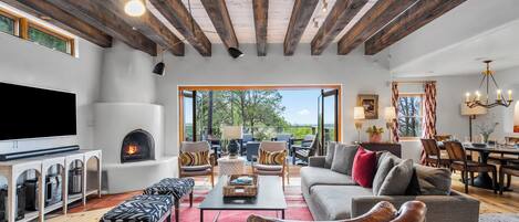 TV connectée, cheminée