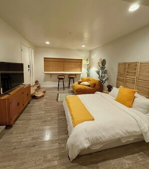 5 chambres, fer et planche à repasser, Wi-Fi, draps fournis