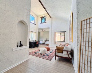 5 makuuhuonetta, silitysrauta/-lauta, Wi-Fi, vuodevaatteet