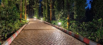 Treebo Arabica Valley-Coffee Plantation Retreat