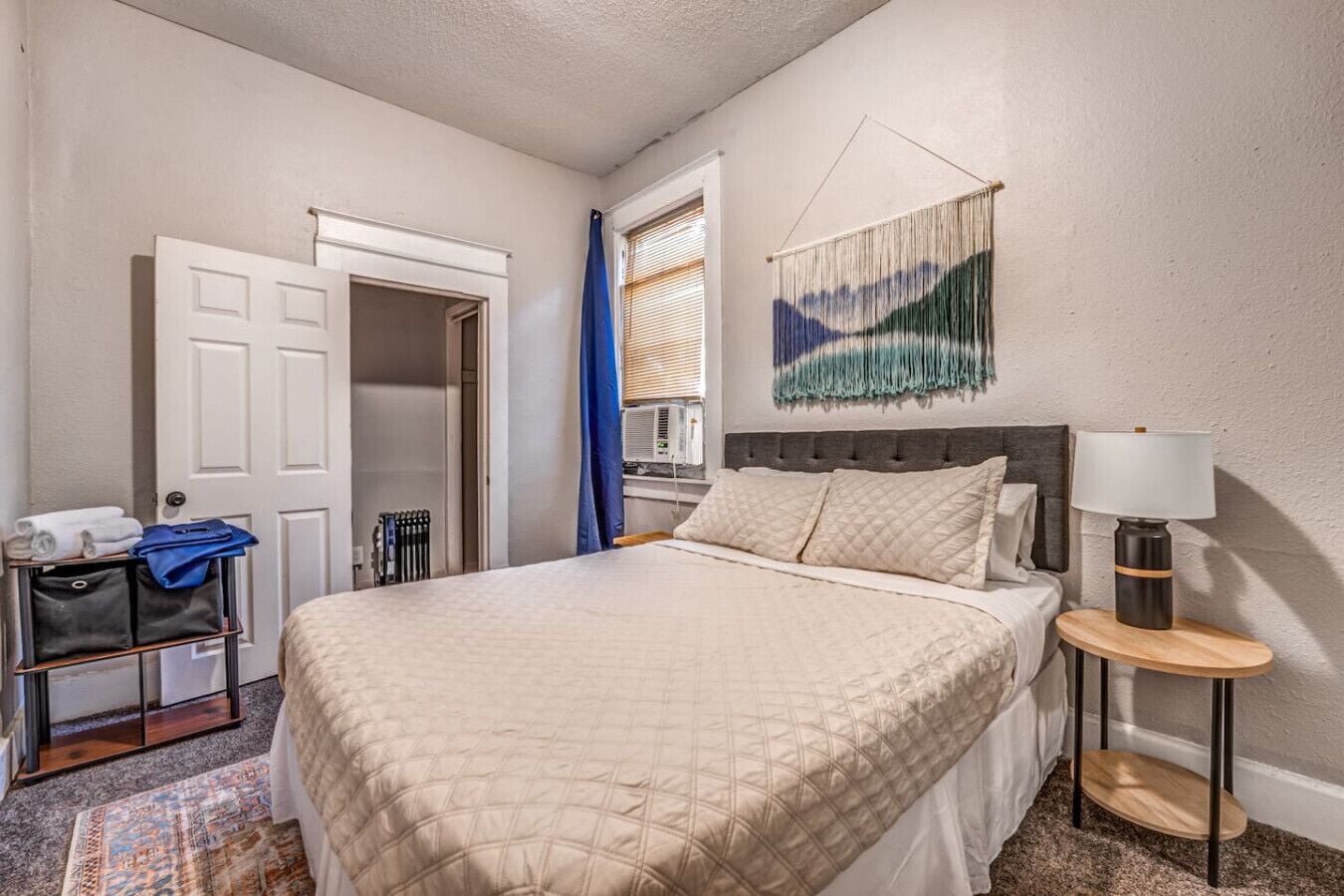 1 bedroom, desk, free WiFi, bed sheets