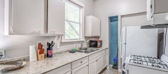 Cozy Central Hideaway in Midtown Memphis