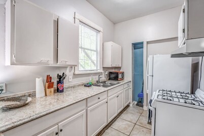 Cozy Central Hideaway in Midtown Memphis