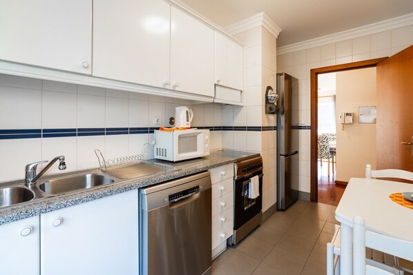 Fridge, microwave, oven, dishwasher