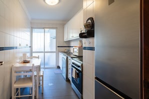 Fridge, microwave, oven, dishwasher - GuestReady – Your Home by the Atlantic (Funchal)