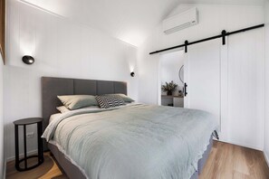 Premium bedding, pillowtop beds, bed sheets