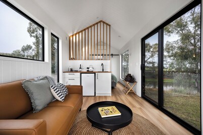 Seabrook Vineyard Retreat