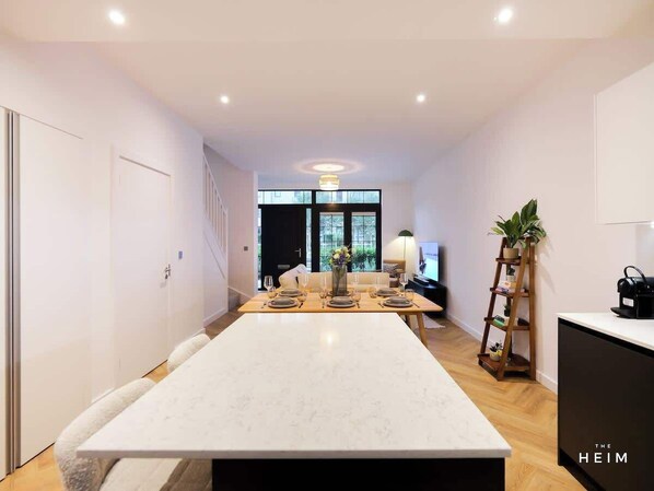 Imagen sin descripción, 1 de 45, botón