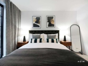 Unclassified image, 2 of 45, button