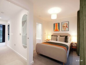 Unclassified image, 5 of 45, button