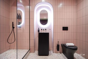 Regadera y secadora de cabello 