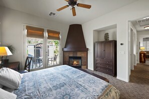 1 habitación, escritorio, tabla de planchar con plancha y wifi