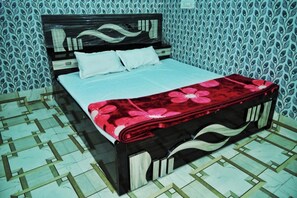Deluxe Double Room | Free WiFi - Nirmala Sadan Homestay Ayodhya (Ayodhya)
