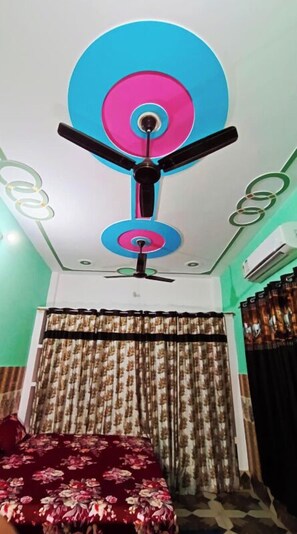 Deluxe Double Room | Free WiFi - Nirmala Sadan Homestay Ayodhya (Ayodhya)