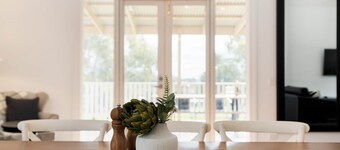 Hilltop Victorian Retreat - Firepit + Sunset views