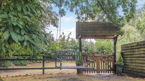 Unclassified image, 5 of 20, button - Coachmans Cottage - UK50418 (Ringwood, New Forest)