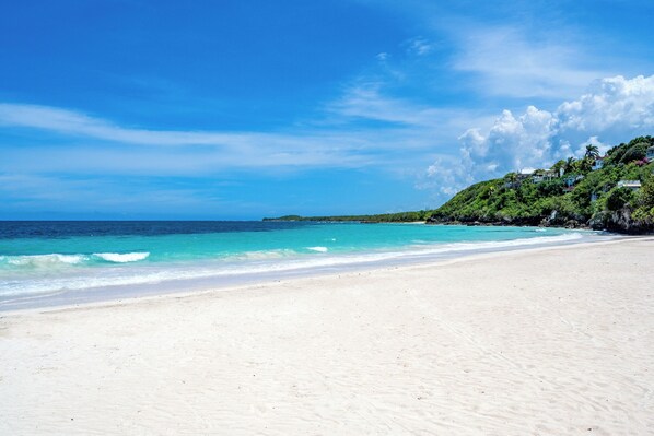 Beach - SeaSwept Villa Spacious modern luxury 4bdrm white sand beach in Charming Jamaica (Trelawny)