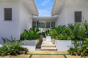 Exterior detail - SeaSwept Villa Spacious modern luxury 4bdrm white sand beach in Charming Jamaica (Trelawny)