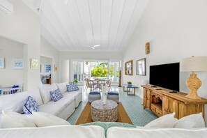 Smart TV - SeaSwept Villa Spacious modern luxury 4bdrm white sand beach in Charming Jamaica (Trelawny)