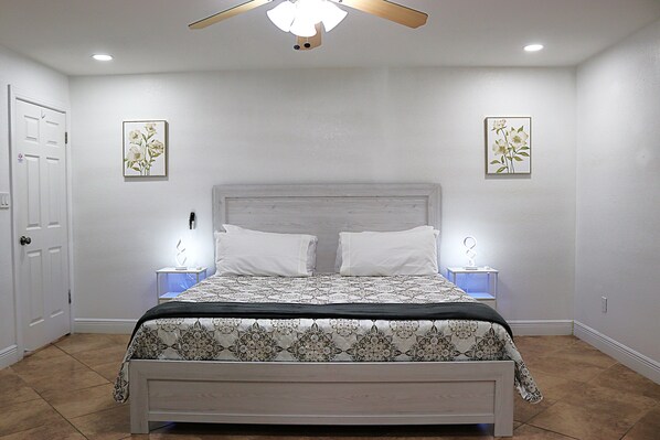 2 bedrooms, iron/ironing board, free WiFi, bed sheets