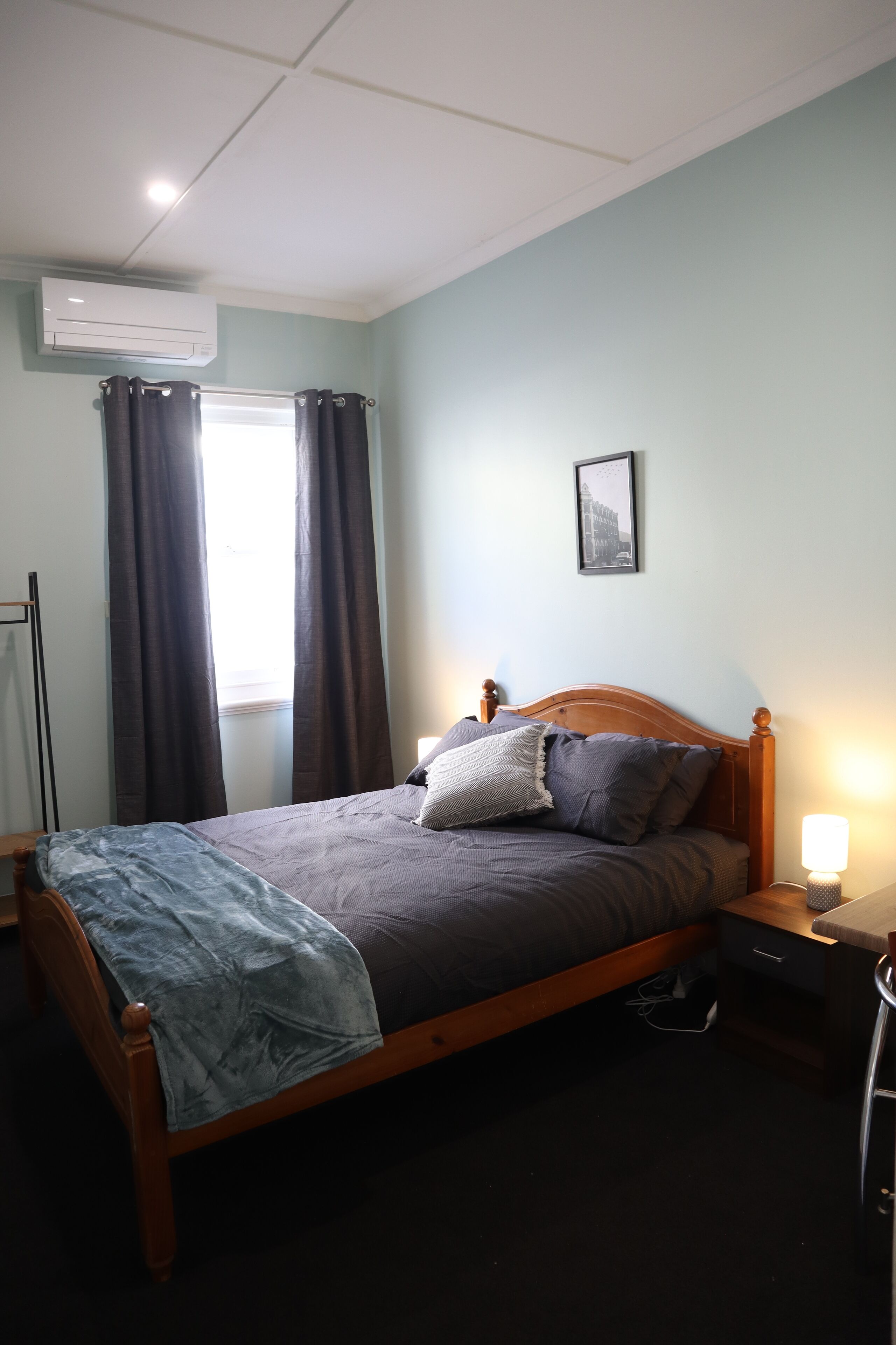 Double Room, 1 Queen Bed | Iron/ironing board, free WiFi, bed sheets