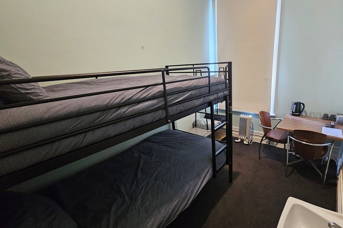 Quarto casal | Ferros/tábuas de passar roupa, Wi-Fi de cortesia