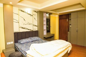 2 habitaciones, tabla de planchar con plancha y wifi
