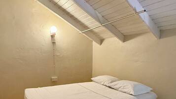 1 slaapkamer, een strijkplank/strijkijzer, wifi, beddengoed