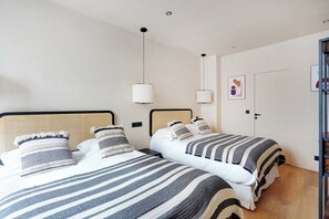 Apartment | 2 bedrooms, laptop workspace, iron/ironing board, bed sheets