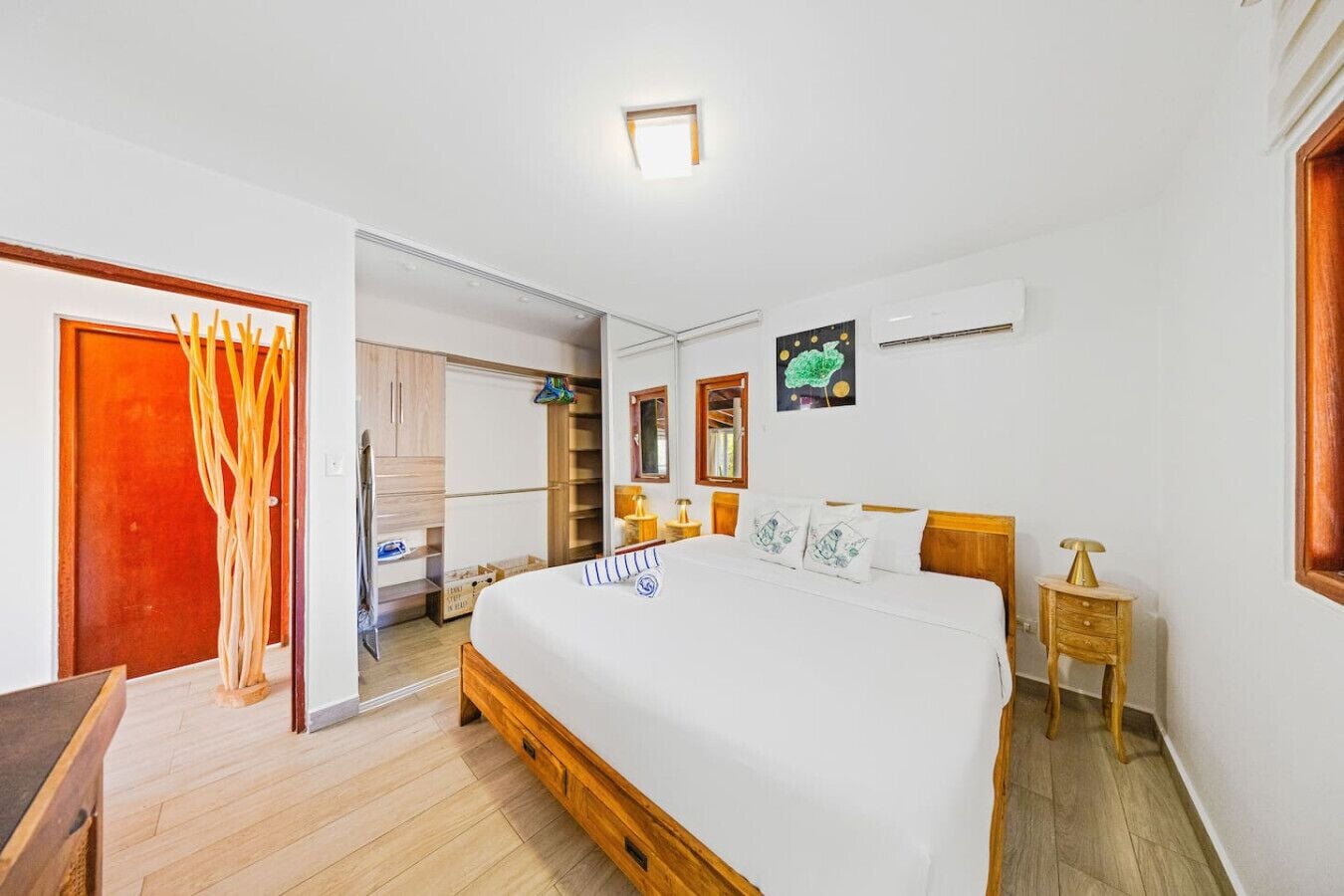 2 bedrooms, iron/ironing board, free WiFi, bed sheets