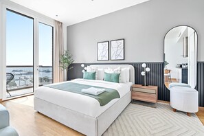 Desk, iron/ironing board, WiFi, bed sheets