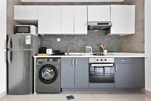 Fridge, microwave, oven, stovetop