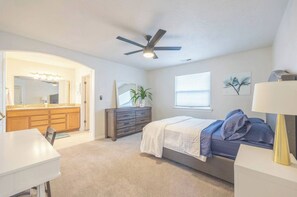 5 bedrooms, iron/ironing board, WiFi, bed sheets