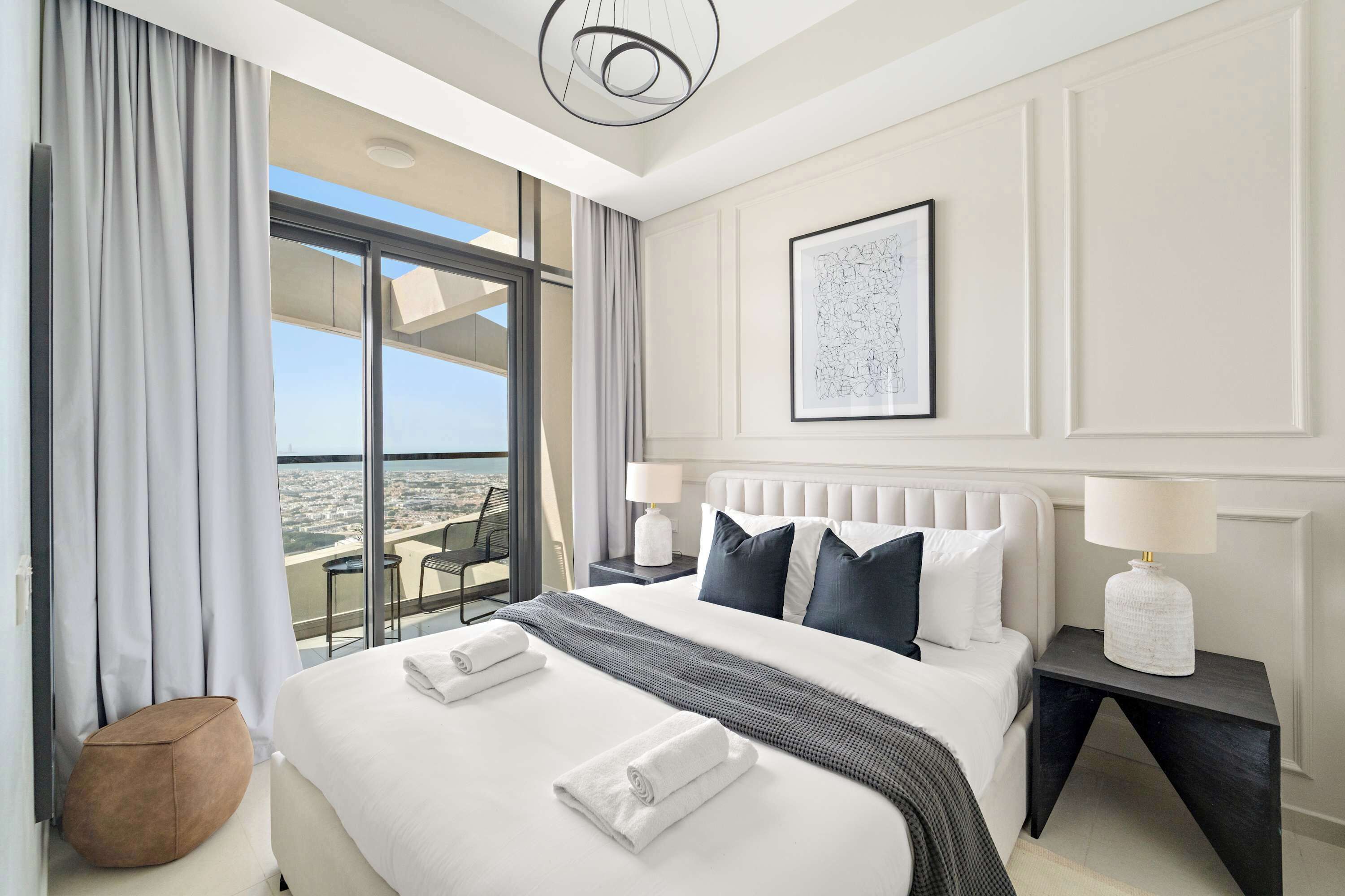 2 bedrooms, desk, iron/ironing board, WiFi