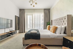 Desk, iron/ironing board, WiFi, bed sheets