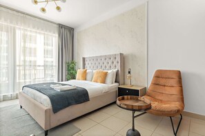 Desk, iron/ironing board, WiFi, bed sheets