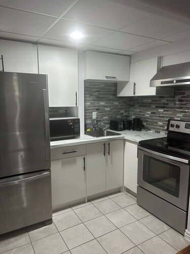 Modern basement Apartment in Luxury neighborhood Edmonton