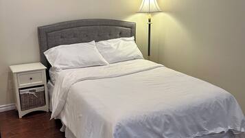 2 bedrooms, iron/ironing board, WiFi, bed sheets