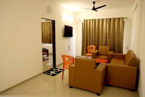 Living area - Horizon Grande (Malvan)