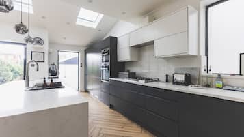 Fridge, microwave, dishwasher, toaster