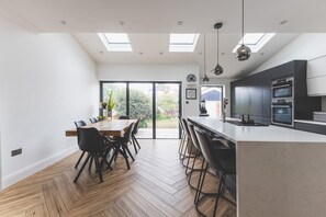 Fridge, microwave, dishwasher, toaster