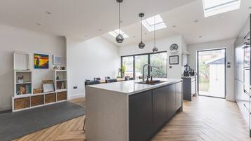 Fridge, microwave, dishwasher, toaster