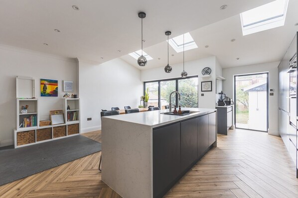 Fridge, microwave, dishwasher, toaster