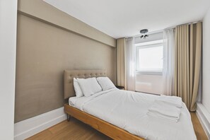 2 chambres, fer et planche à repasser