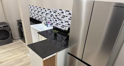 Cozy 1BR apartment near VIA RAIL London