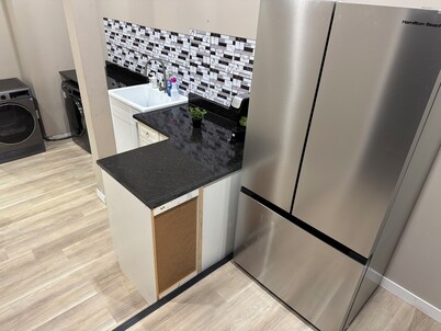 Cozy 1BR apartment near VIA RAIL London
