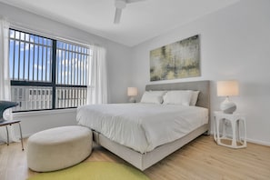 3 bedrooms, desk, iron/ironing board, WiFi