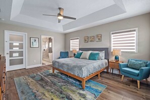 5 Schlafzimmer, Schreibtisch, Bügeleisen/Bügelbrett, WLAN