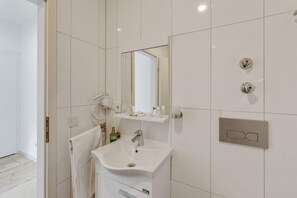 Apartemen Comfort, 2 kamar tidur | Kamar mandi | Shower dan pengering rambut