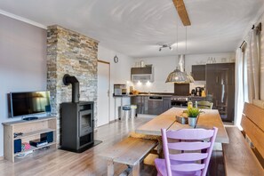 Living room - Chalet in Leogang Near Ski Slopes (Leogang)